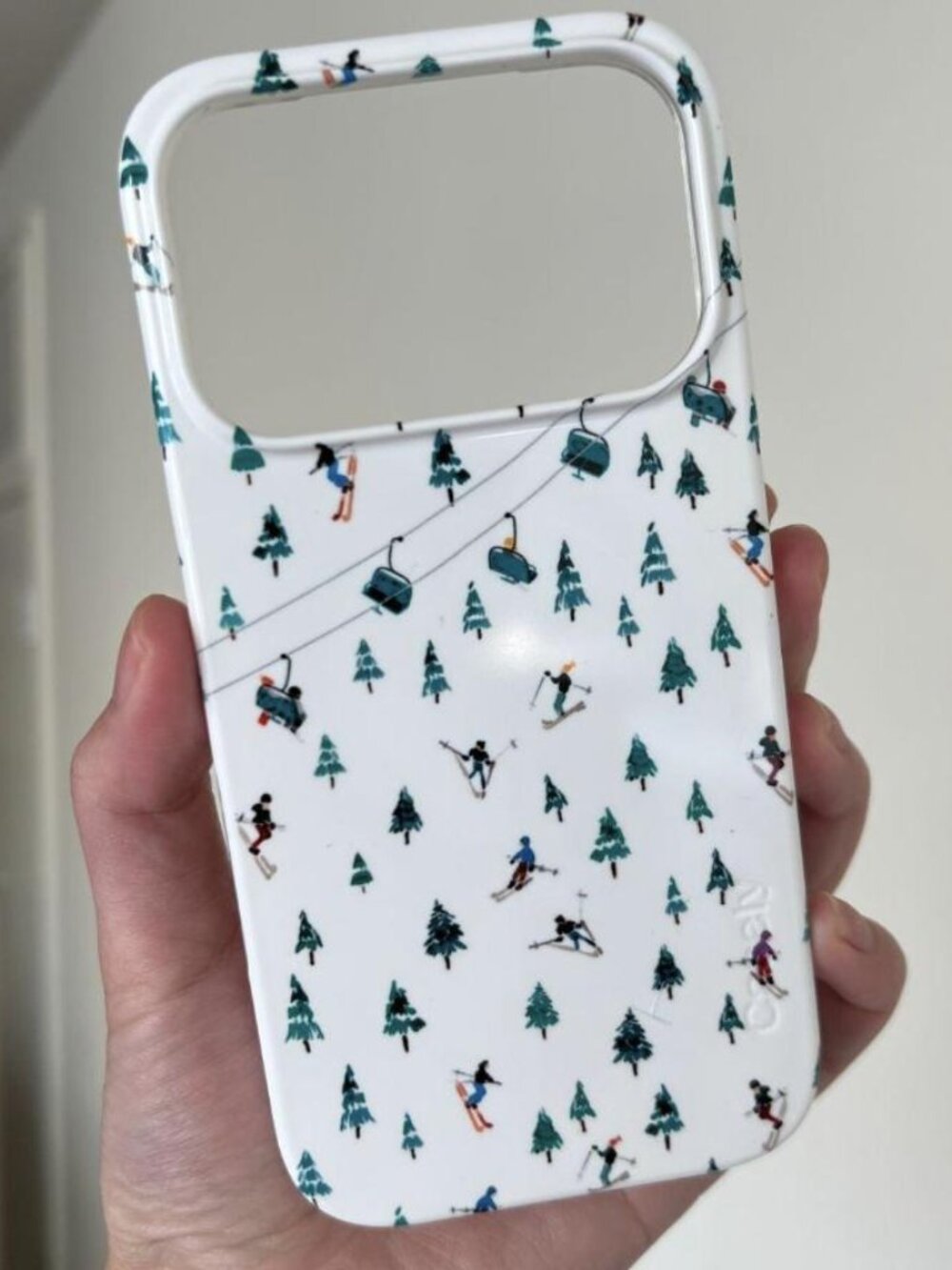 Casely iPhone 17 Pro Ski Forest Christmas Case